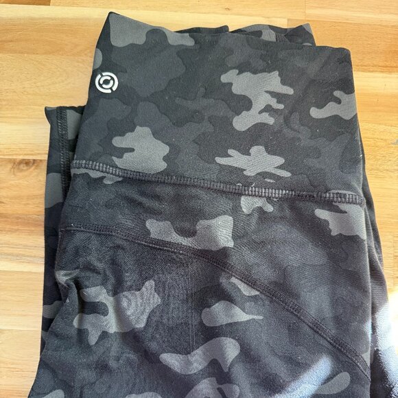 Core 10 Women's Second Skin 24" High-Waist 7/8 Crop Yoga Legging - Size Small - Picture 4 of 4